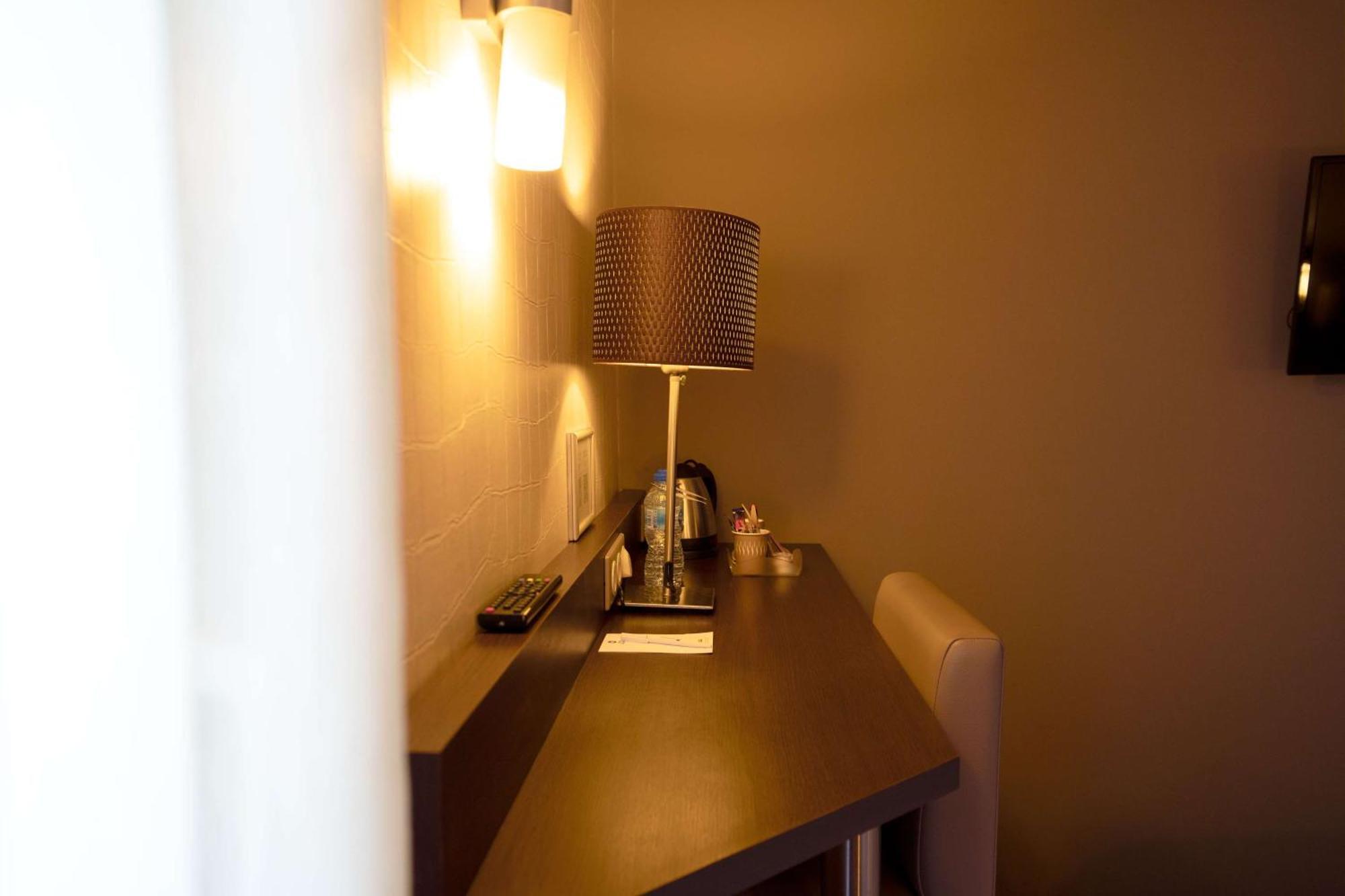Best Western l'Atelier 117 Maubeuge Exterior foto